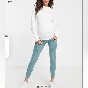 Like new ASOS Green Maternity seamless legging with sculpting panels, size small